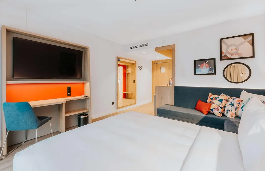 Hampton By Hilton Warsaw Reduta-1